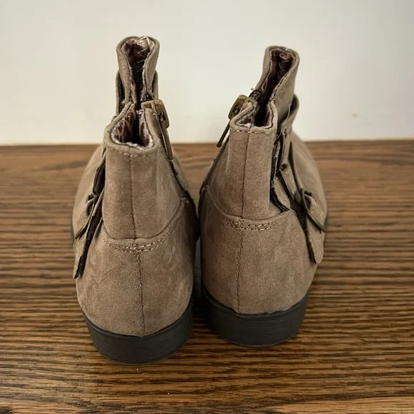 Cynthia Rowley Toddler Boots size 10 - Picture 2 of 6